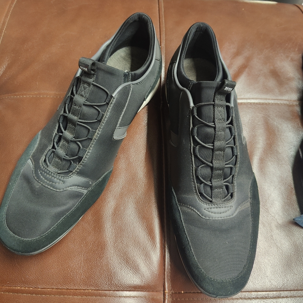 Hugo boss laced up sneakers size 44